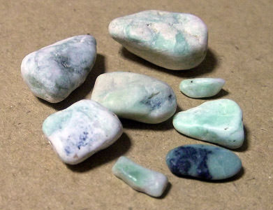 翡翠（ひすい）の見つけ方、探し方入門