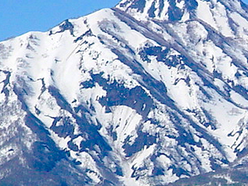 妙高山「跳ね馬」の雪形 | ニッポン旅マガジン