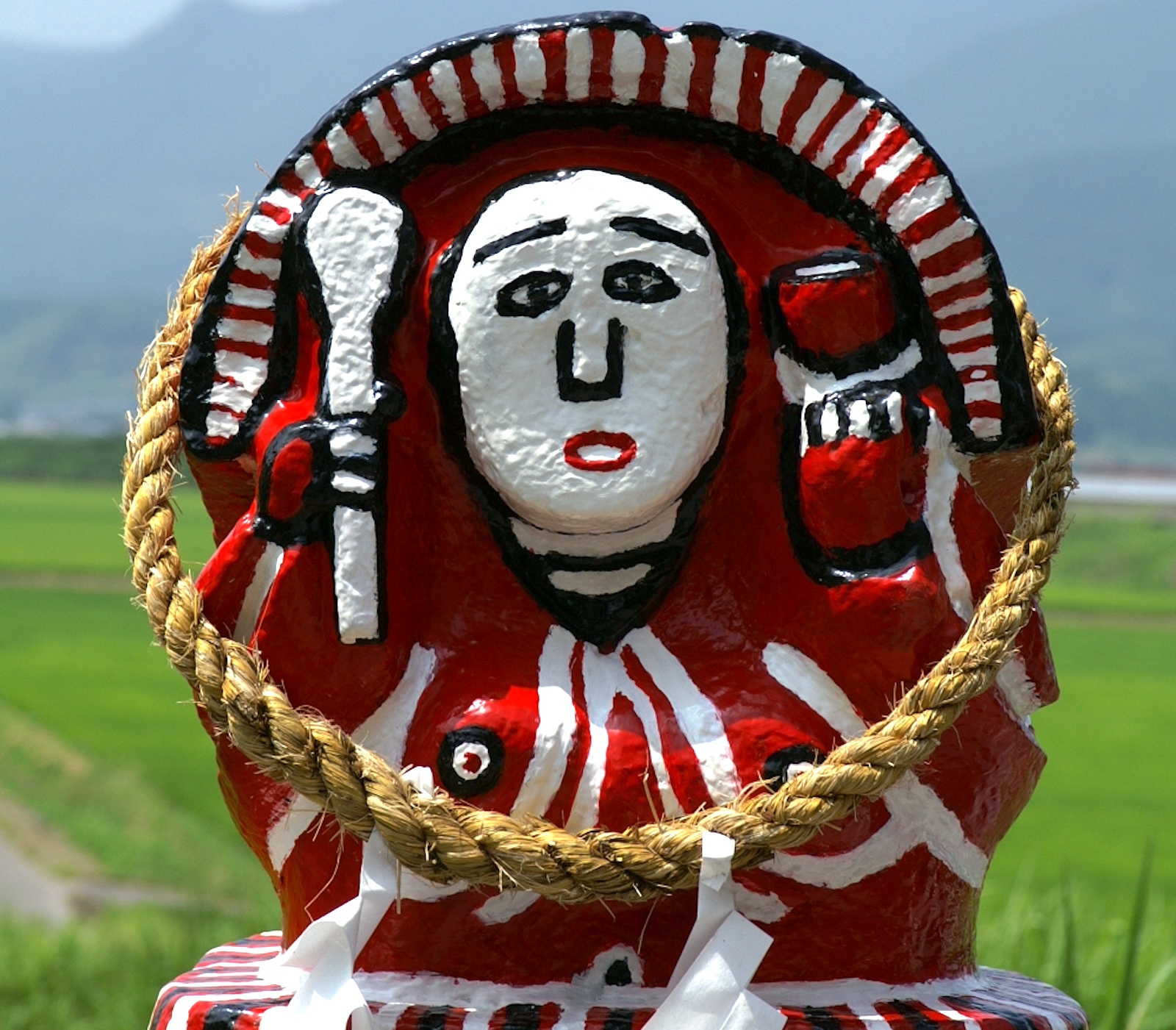 えびの市にある摩訶不思議な「田の神さぁ」とは!? | ニッポン旅マガジン