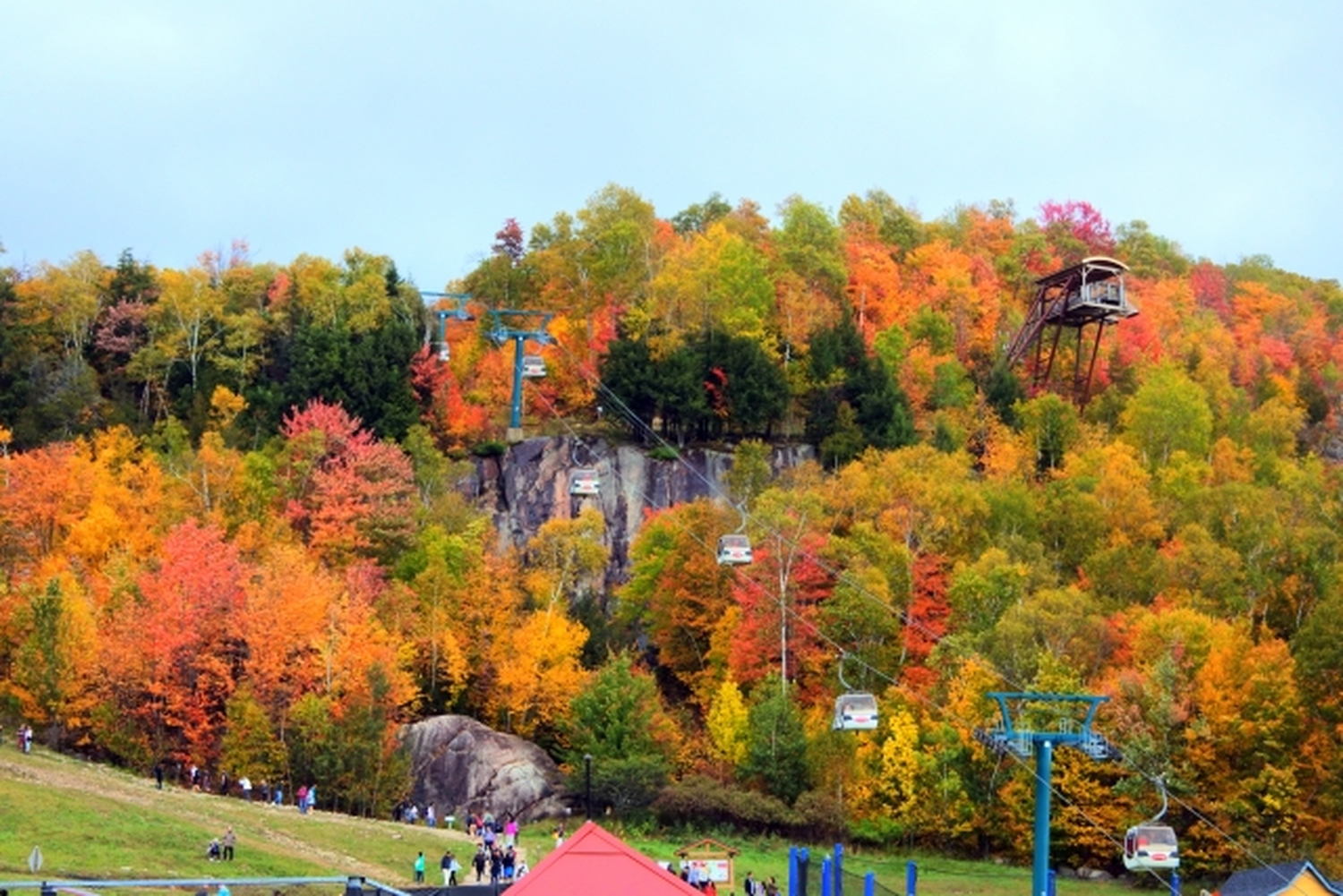 カナダの紅葉シーズン到来！ローレンシャン高原はメープル渋滞注意報