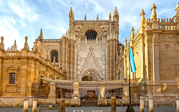 セビリア大聖堂に行くだけで、街の黄金期が体感できる！ – 旅オモ