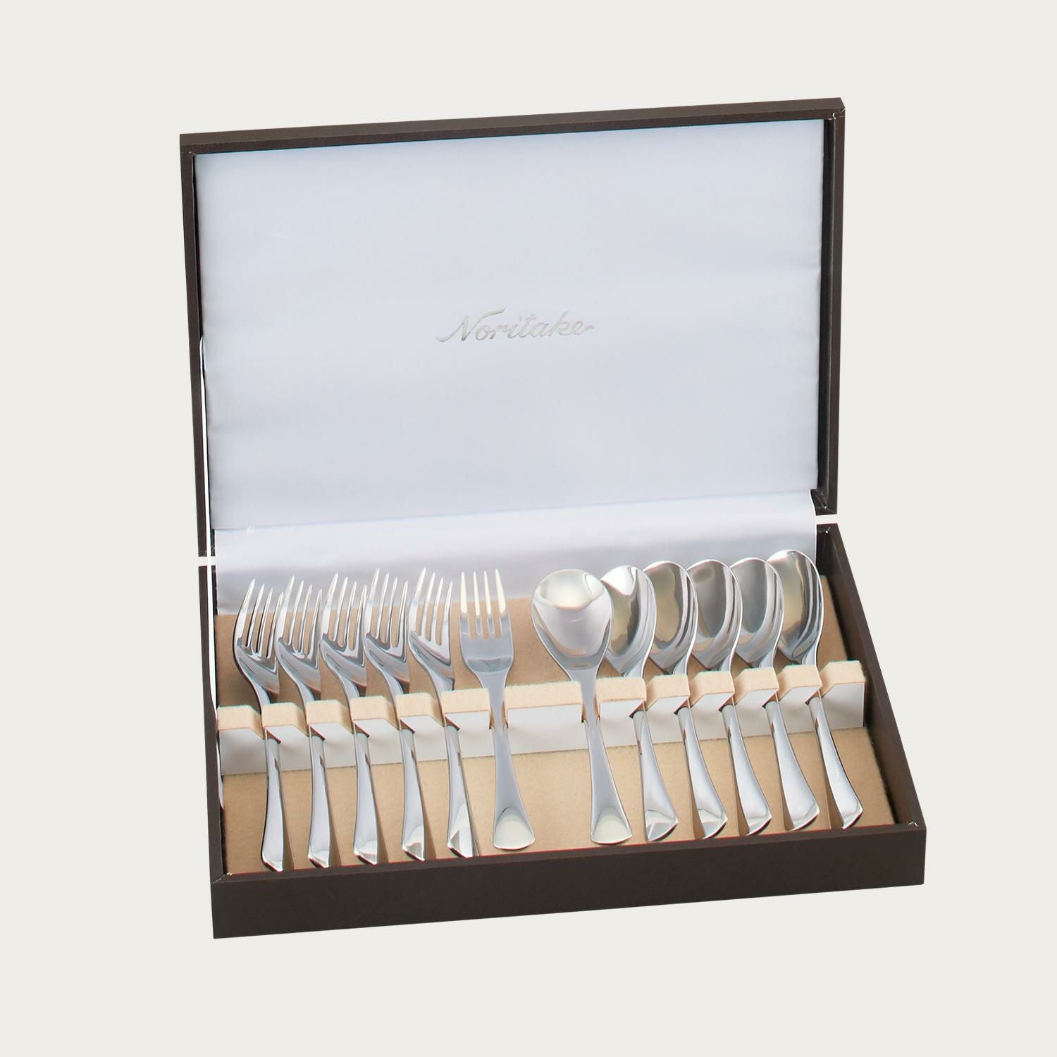 000000028819-01.jpg?size=m&w=