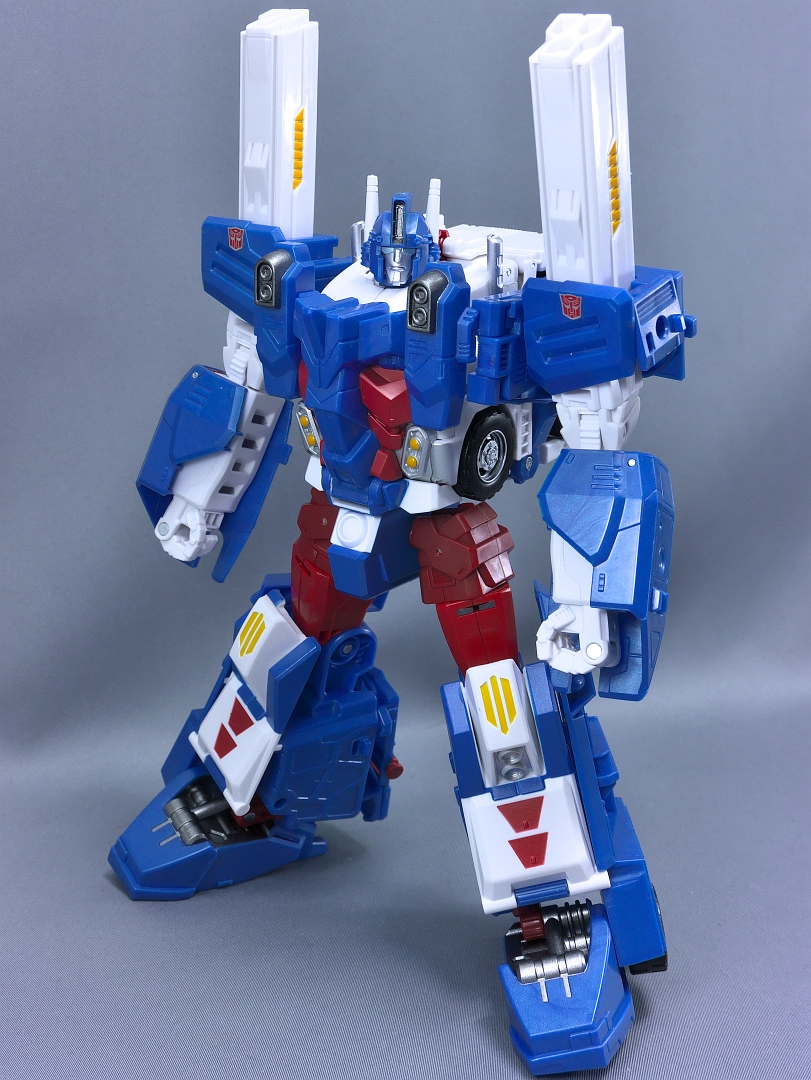 トランスフォーマーレジェンズ ウルトラマグナス - またーりといくよ。