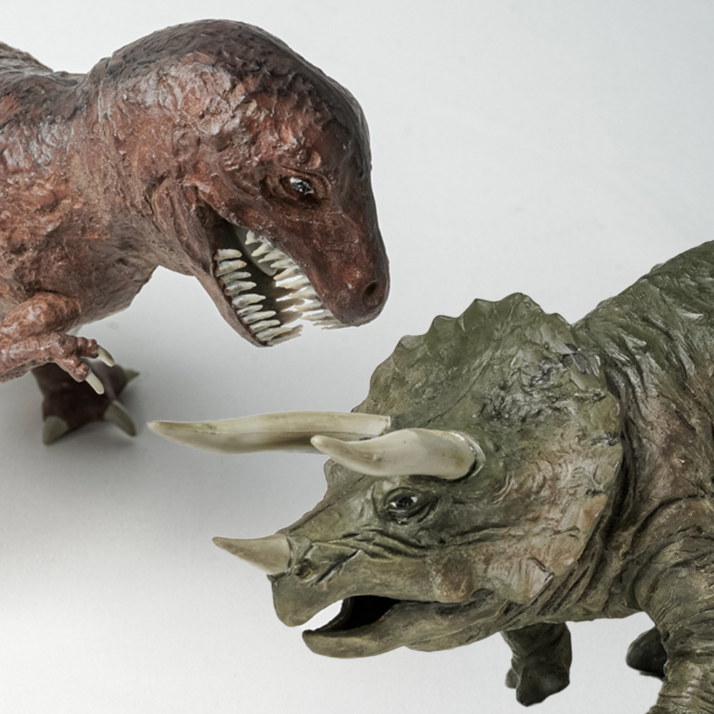 恐竜 組み立て・色塗り製作 トリケラトプス（上級） - 匠宿