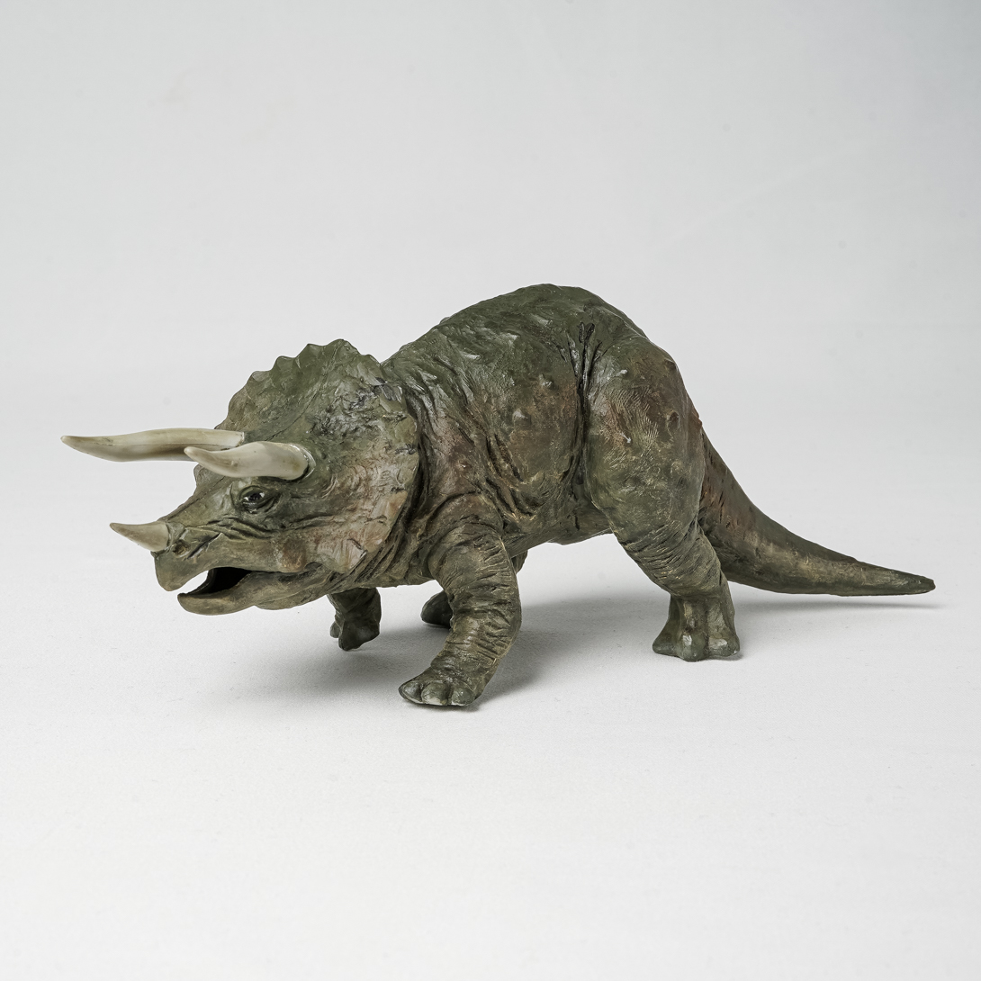 恐竜 組み立て・色塗り製作 トリケラトプス（上級） - 匠宿