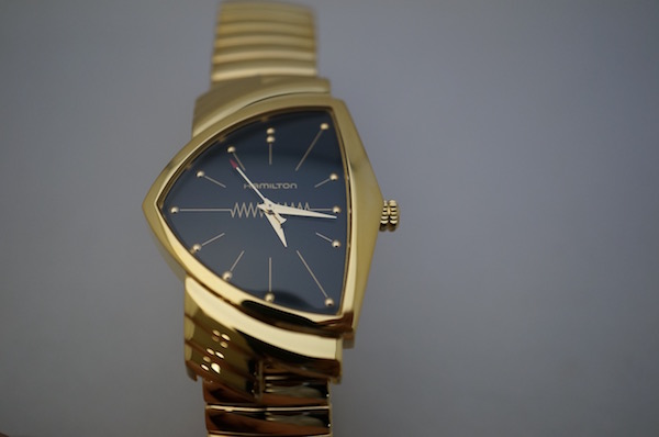 60周年記念ベンチュラ 黒文字盤 フレックス（蛇腹ベルト） イエロー