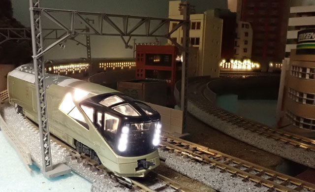 TOMIXの「四季島」入線3・内装とディテーリング: 光山市交通局の