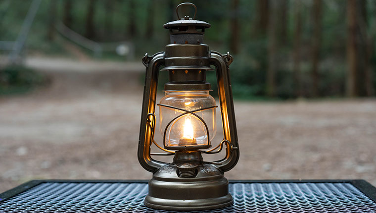 最高におしゃれなフュアーハンドランタンを徹底レビュー！種類、燃料