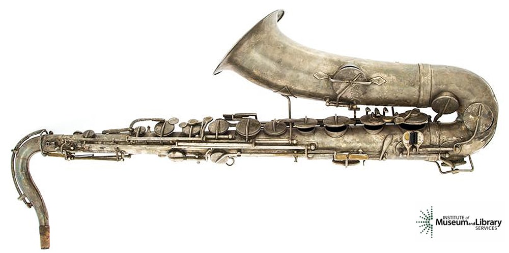 KING サックスにはステンシル期とオリジナル期が存在します(キングの全