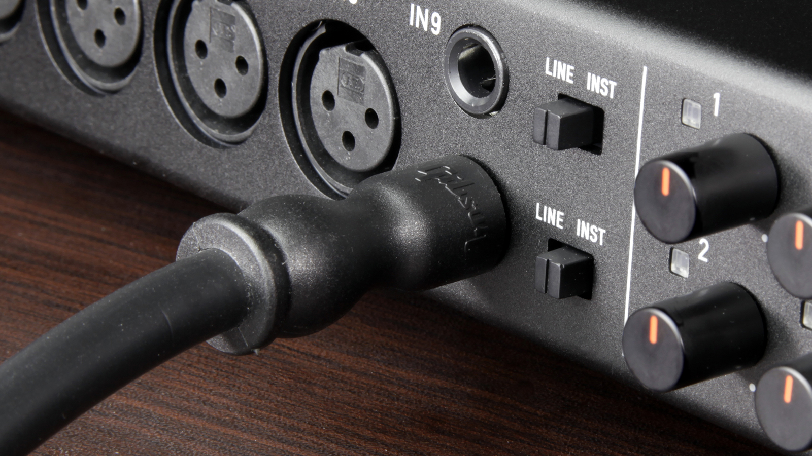 US-16x08 | USBオーディオ/MIDIインターフェース/マイクプリアンプ