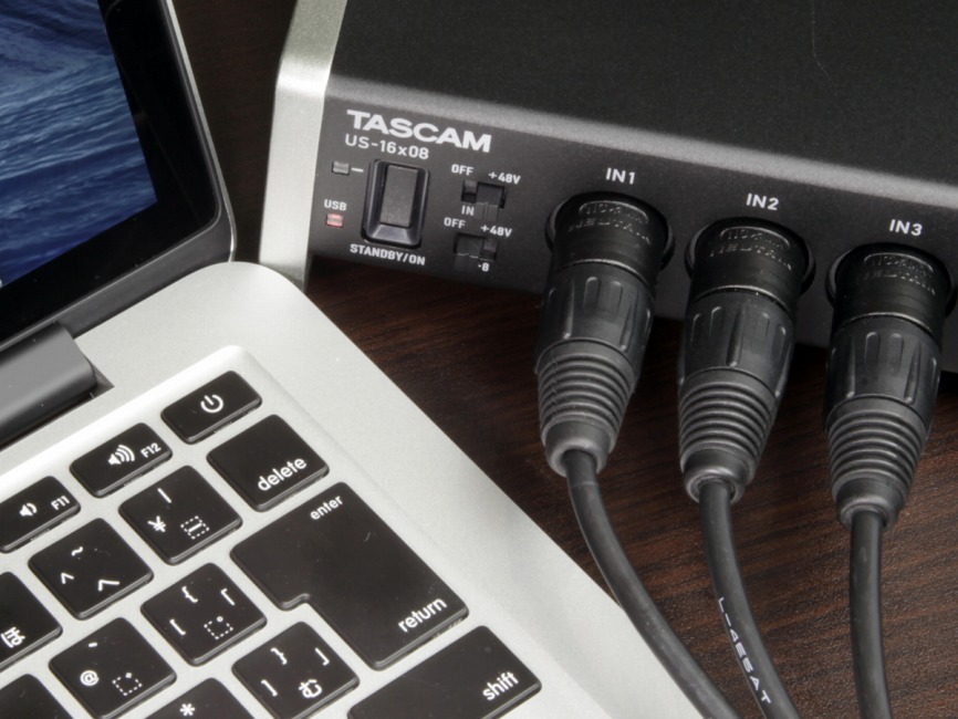 US-16x08 | USBオーディオ/MIDIインターフェース/マイクプリアンプ