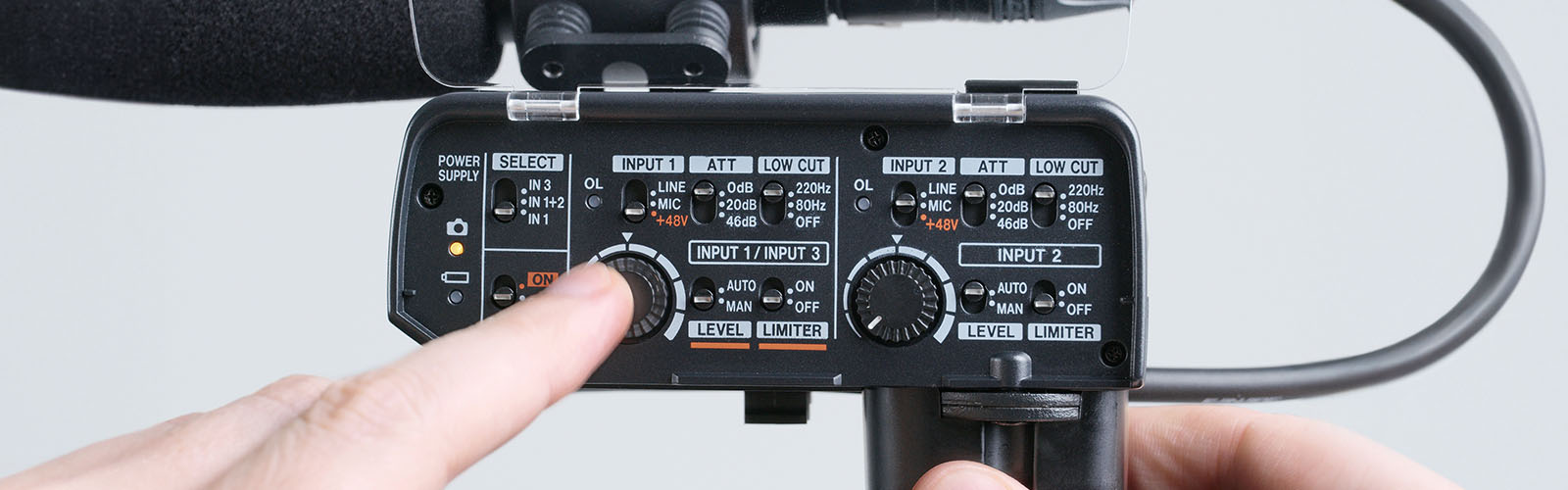 CA-XLR2d | ミラーレス/DSLRカメラ対応XLRマイクアダプター | TASCAM
