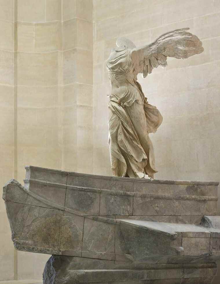 ビュリー】サモトラケのニケ（ルーブル）のレビュー｜潮風と女神