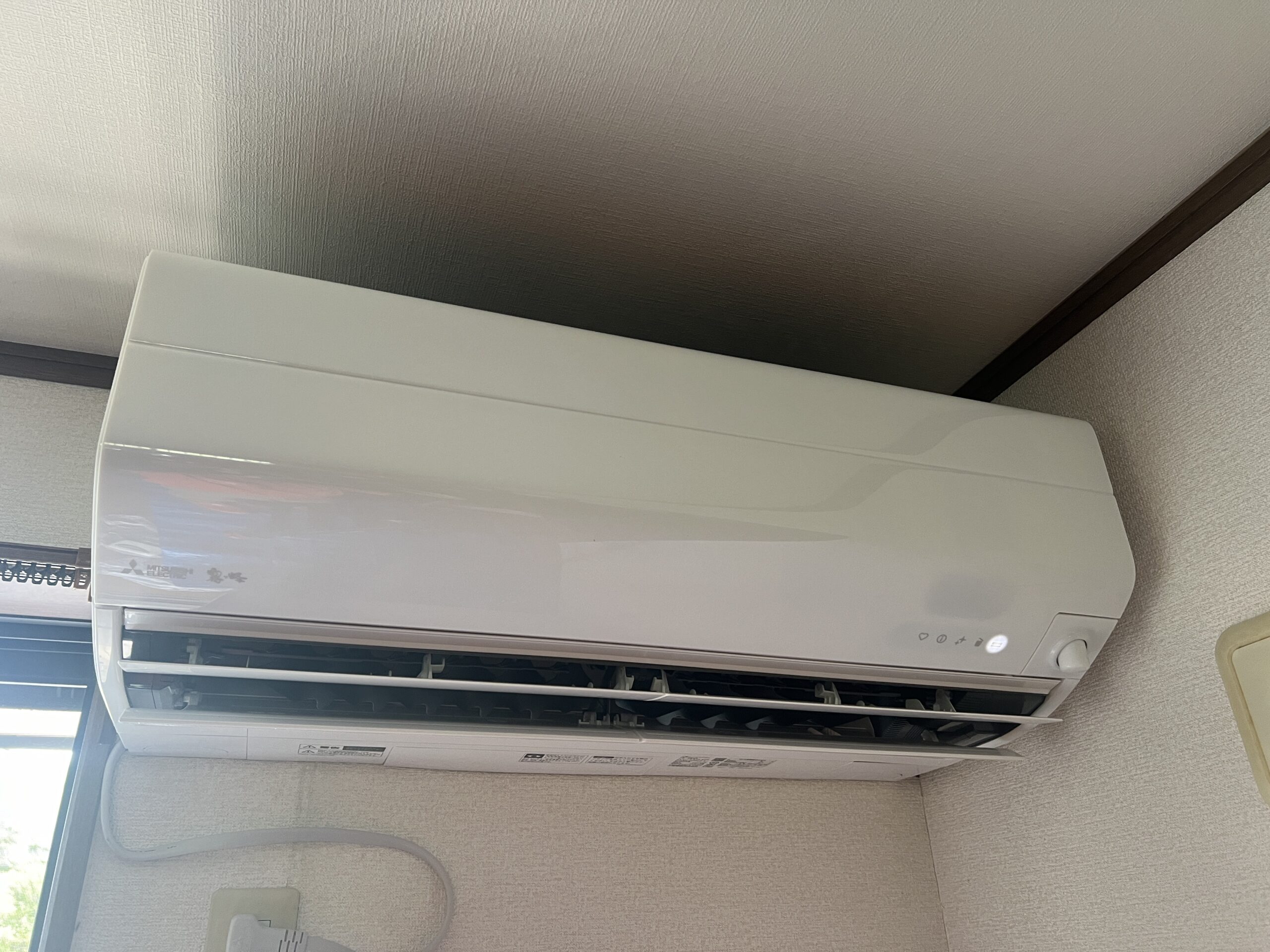 三菱 霧ヶ峰 お掃除機能付き MSZ-ZXV4021S-W｜施工事例｜TBIservice