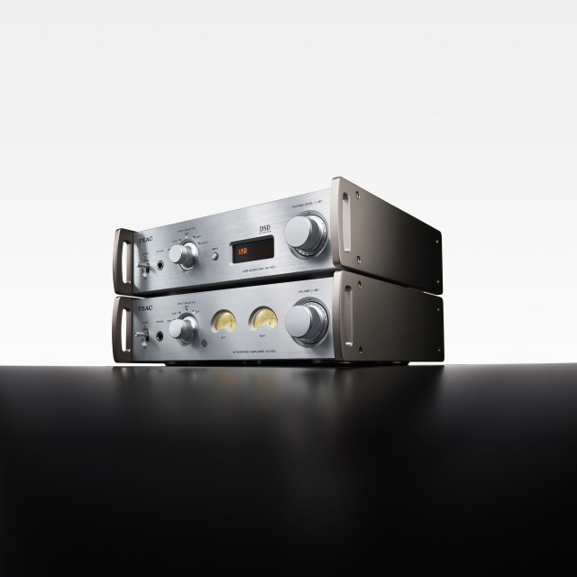 AX-501 | FEATURES | TEAC | International Website