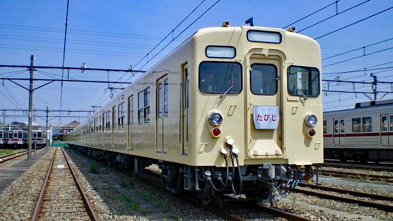 往年の名車セイジクリーム塗装 東武8000系快速たびじ号「東向島〜大宮
