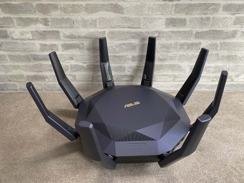 ASUS RT-AX89Xレビュー】10Gbps対応で有線にも劣らない高速通信が可能