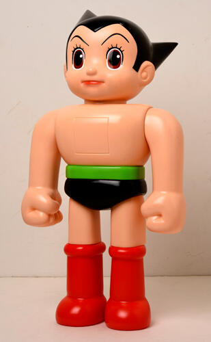 超大型ソフビフィギュア「JAC 鉄腕アトム」発売！｜虫ん坊｜手塚治虫