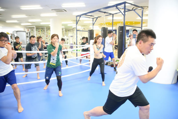 練習メニュー キックボクシング、ブラジリアン柔術、寝技｜総合格闘技