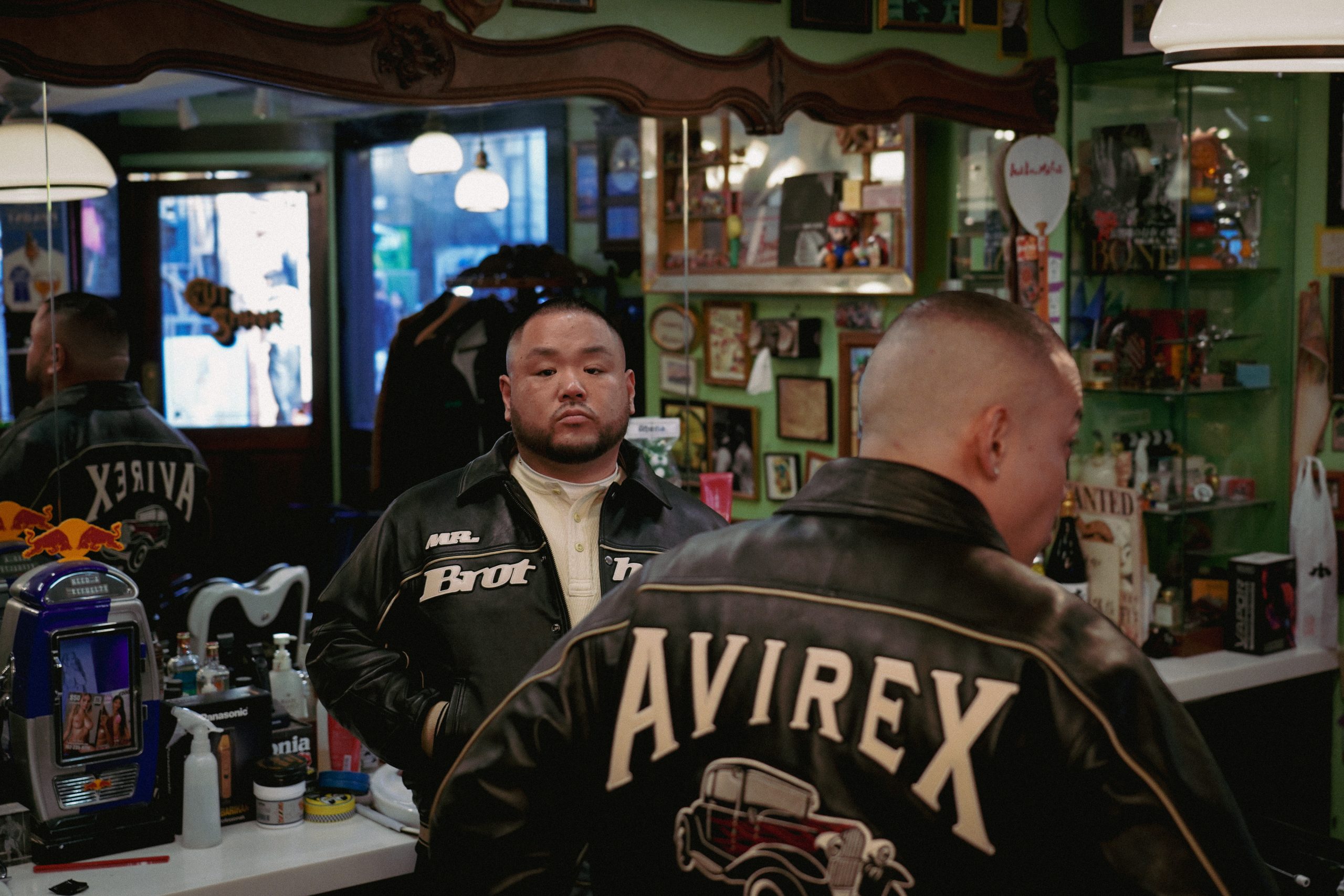 AVIREX」より「MR.BROTHERS CUT CLUB」とのコラボレーションアイテムが