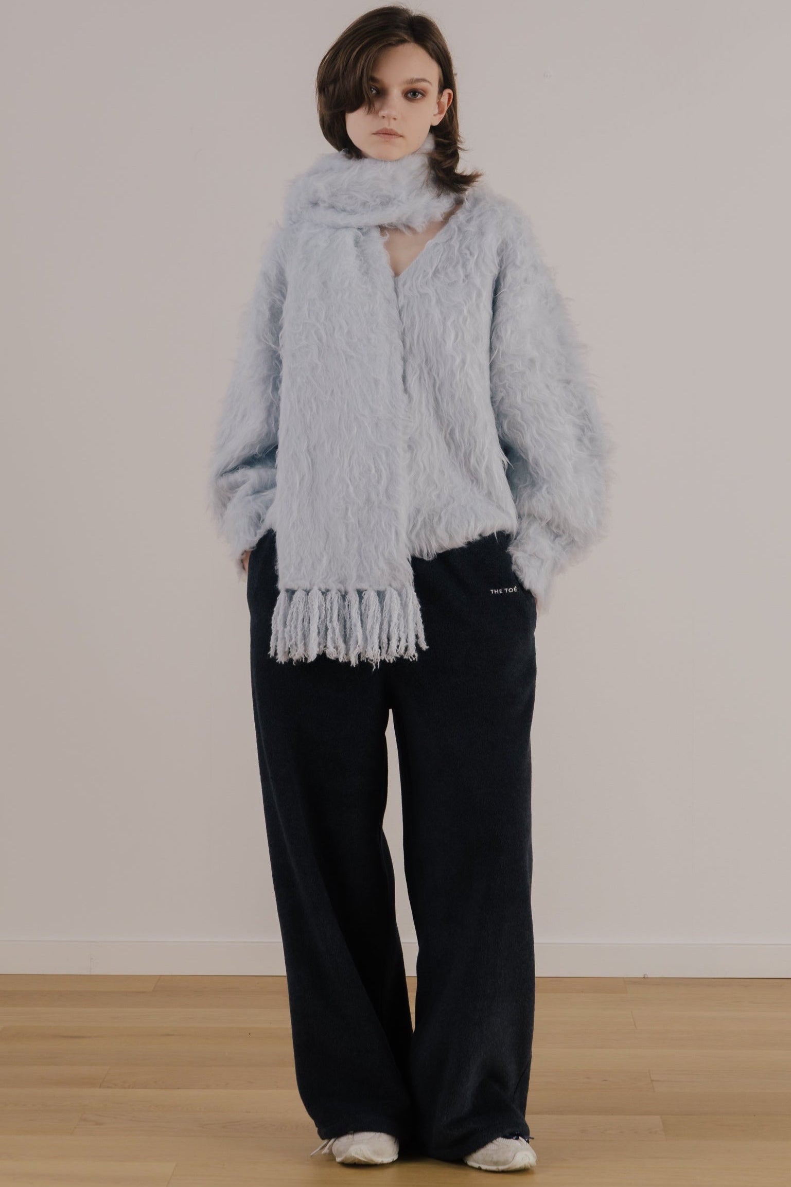 Eltz Shaggy Vneck Knit – THE TOÉ