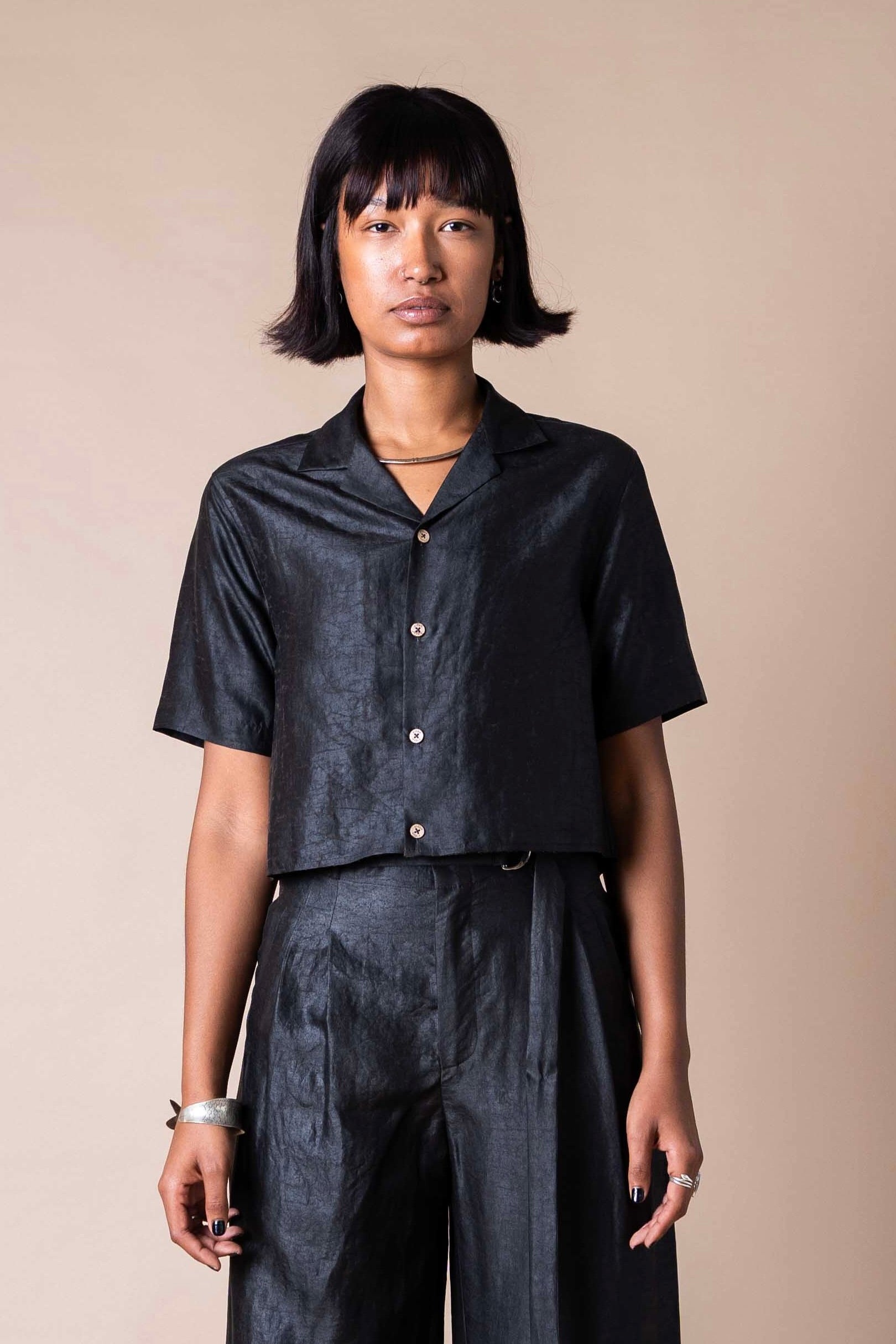 Obsidian Cropped Camp Collar Shirt – Ziran