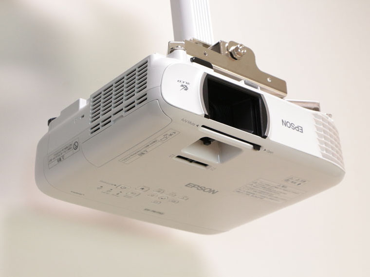 エプソン EH-TW750を天吊り金具スパイダー2で天吊設置する方法
