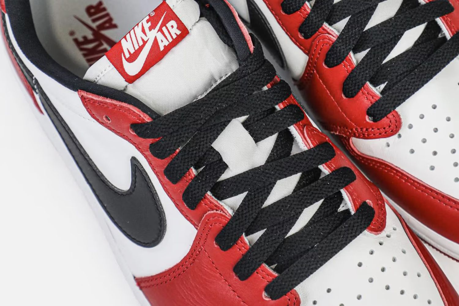 Air Jordan 1 Low OG 'Chicago' Returns for Autumn 2025 - The Drop Date
