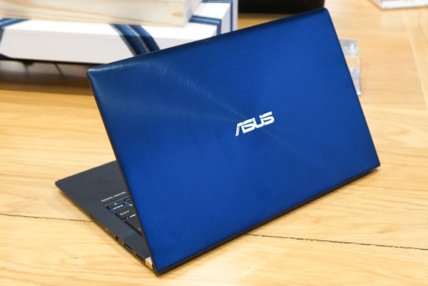 ASUS ZenBook 14 UX433FNの特徴レビュー - the比較