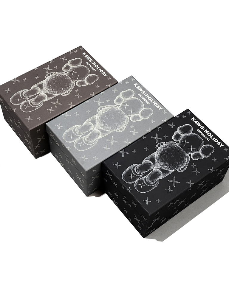 カウズ:ホリデー上海ドール グレー - KAWS |