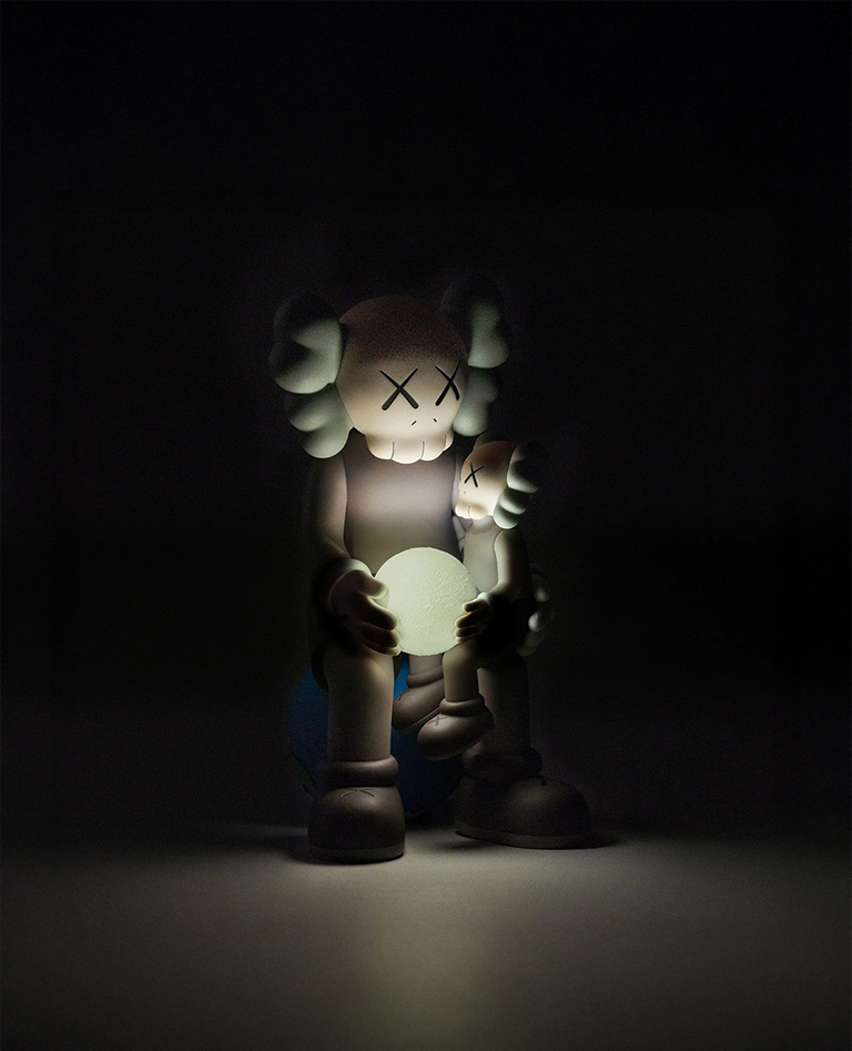 Kaws:Holiday Thailand Doll ブラウン - KAWS | THÉM