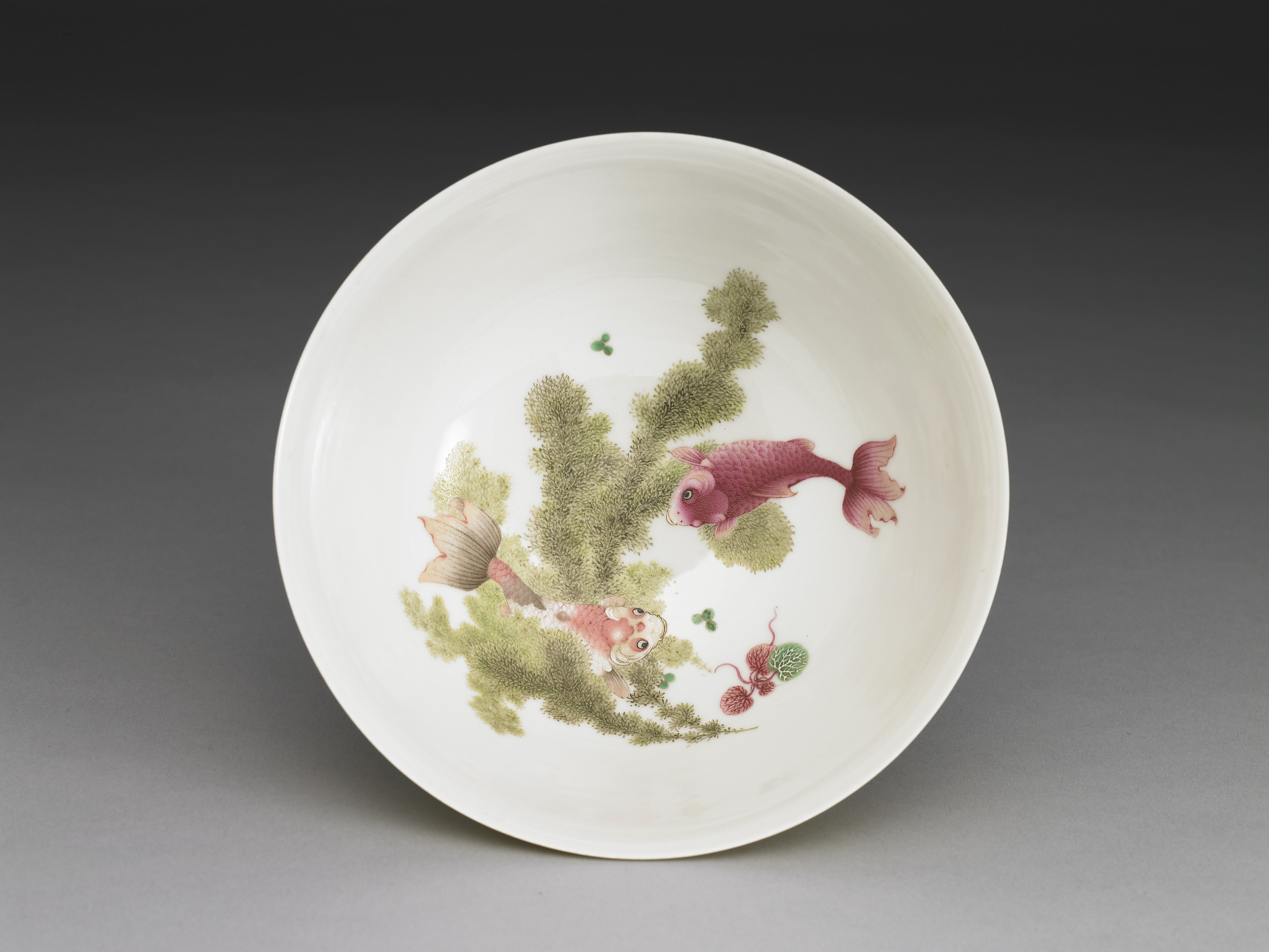 国立故宮博物院 3D文物鑑賞-3D文物-清 乾隆 琺瑯彩黄地剔花菊花碗