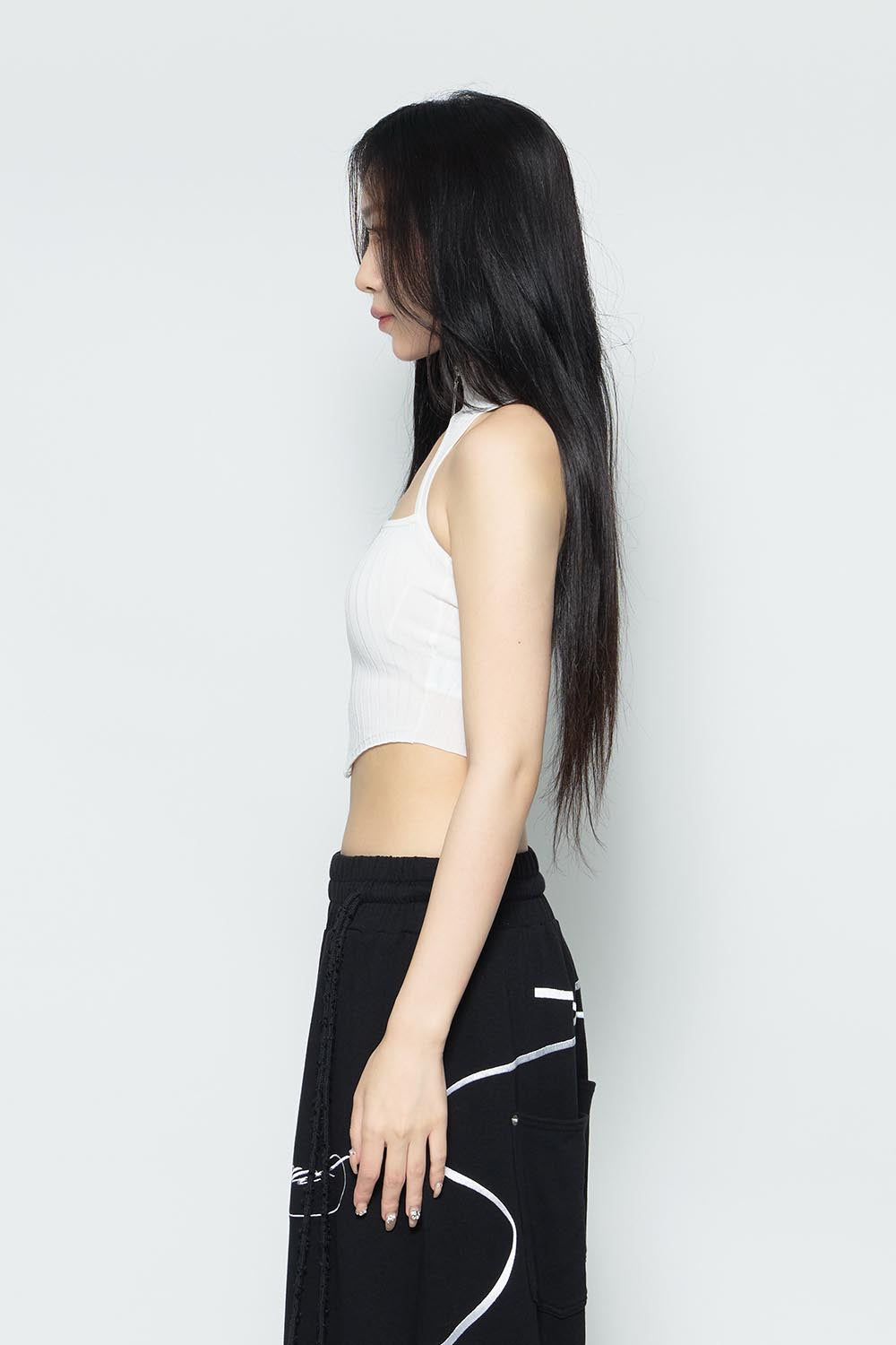 THEREDTHREAD / ザレッドスレッド】S asymmetric zip up tank