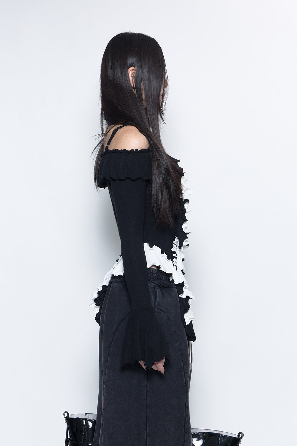 THEREDTHREAD / ザレッドスレッド】S ruffle trim tops