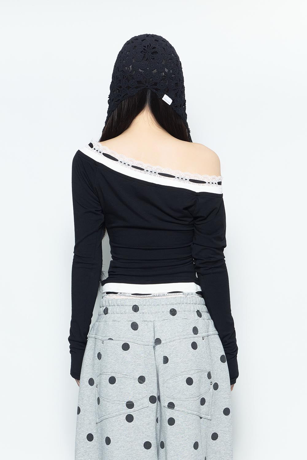 THEREDTHREAD / ザレッドスレッド】S lace trim off shoulder tops