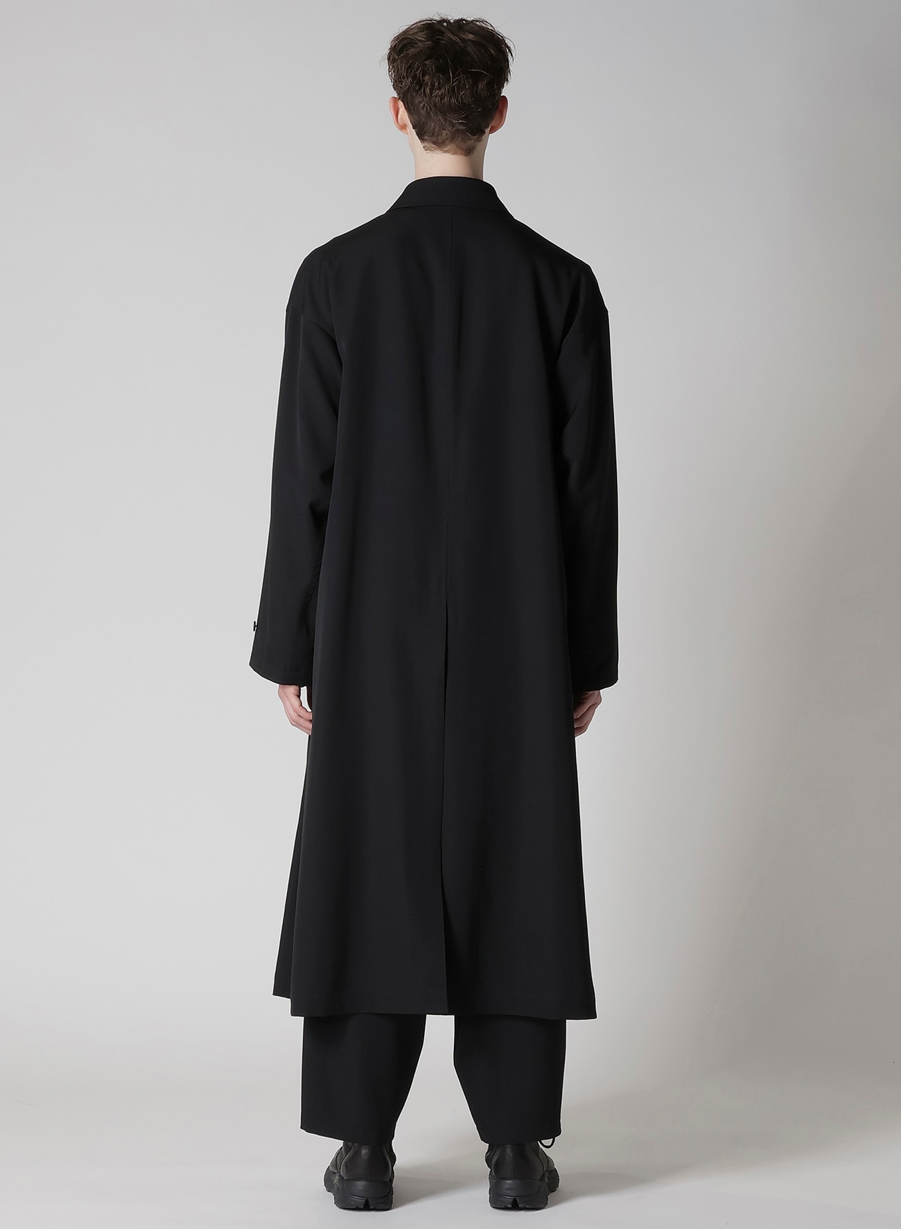 WOOL GABARDINE DESIGNED SLEEVE COAT(XS Black): Yohji Yamamoto POUR