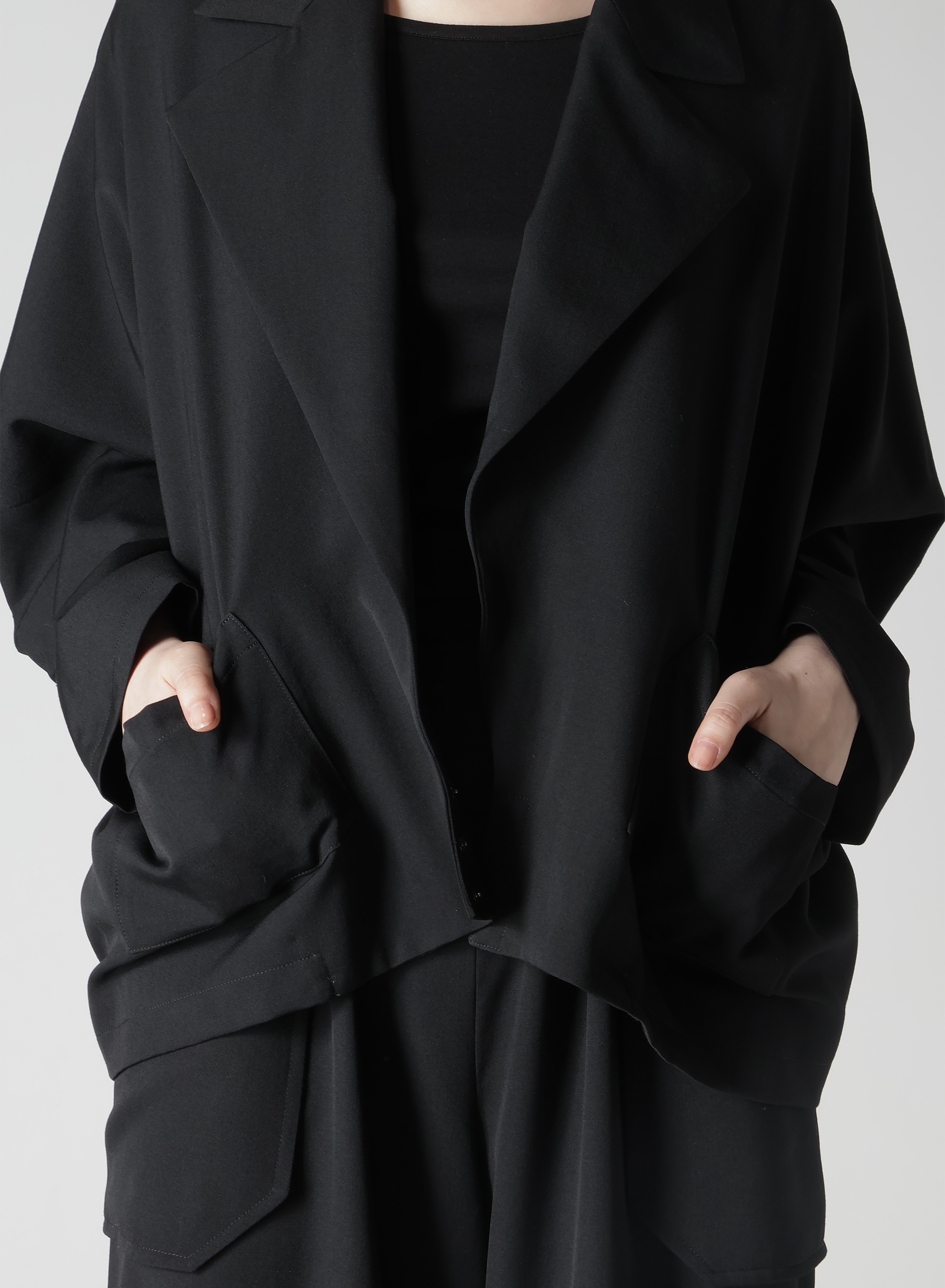 WOOL GABARDINE ELBOW PATCH SHORT JACKET(S Black): LIMI feu｜THE