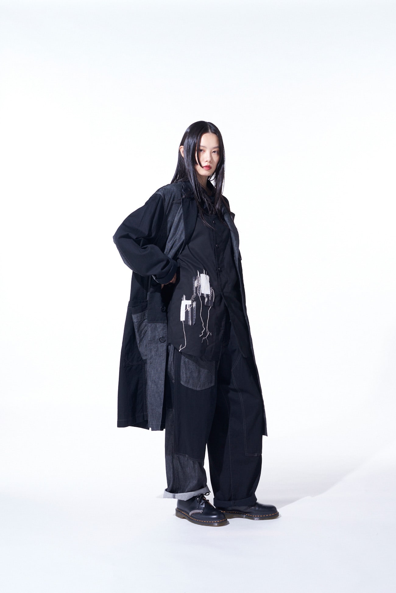 7oz DENIM CRAZY PATCHWORK SHOP COAT(M Black): S'YTE｜THE SHOP