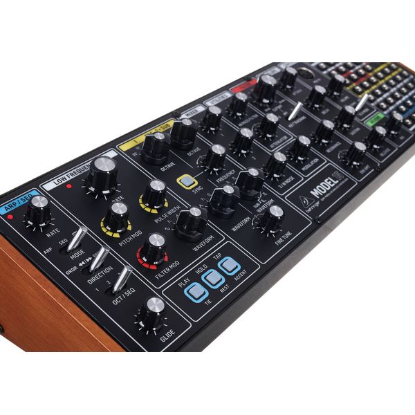 Behringer Model 15 – United States