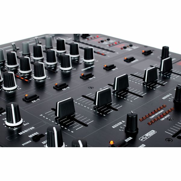 Behringer DJX900USB – United States