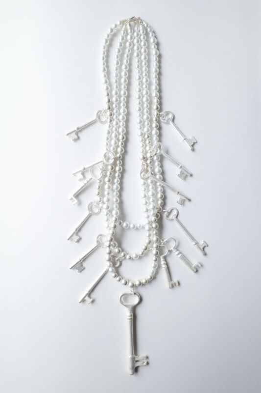 TAKAHIROMIYASHITATheSoloist. pearl necklace with five keys.(10mm