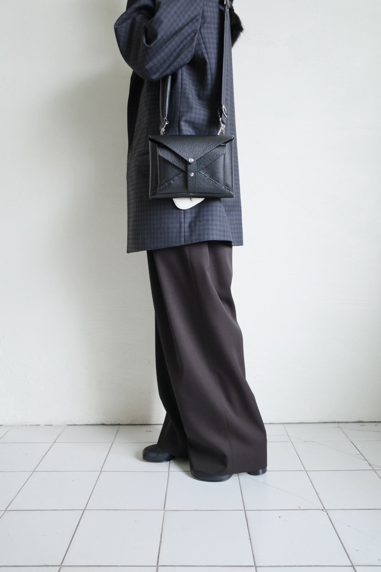 ebagos エバゴス フニュ シュリンク 封筒型3WAY バッグ・ブラック - tity