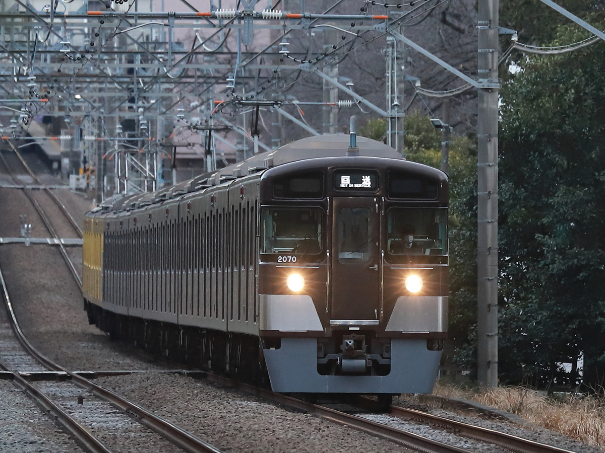 復活！チョコバナナ編成 西武2000系2463F＋2069Fが拝島