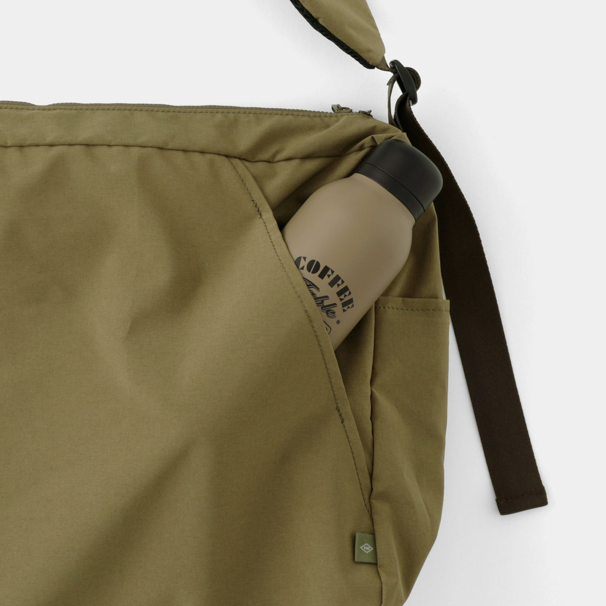 BIG STRAP SHOULDER BAG【TRAVELER'S COMPANY×TO&FRO】 – TO&FRO 軽さ