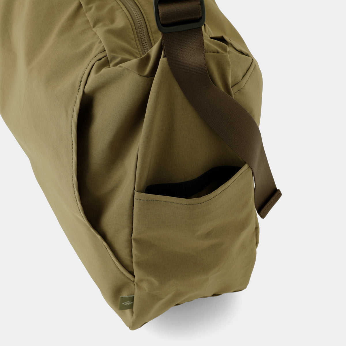 BIG STRAP SHOULDER BAG【TRAVELER'S COMPANY×TO&FRO】 – TO&FRO 軽さ