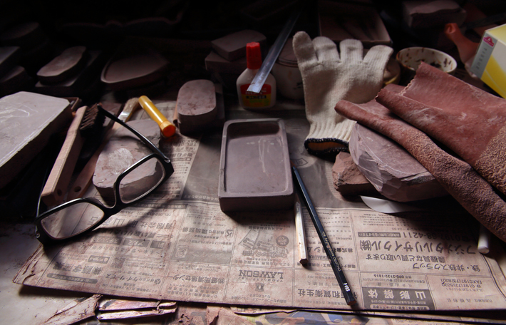 東山町の名産品「紫雲石硯」とは? 唯一人残る製硯師が語るその歴史