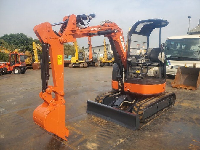 日立建機 ZX30UR-3 ミニユンボ（ミニショベル）2t~3t 福島県中古重機