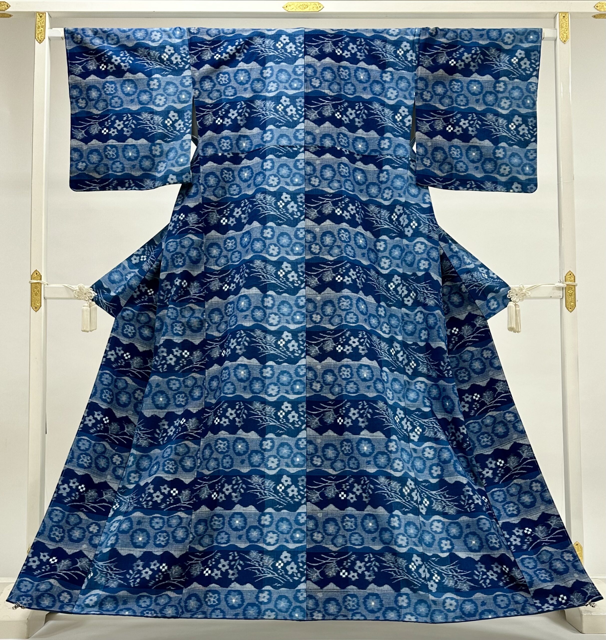 人間国宝 松枝玉記作 重要無形文化財 久留米絣 着物「花信虫声」 入荷