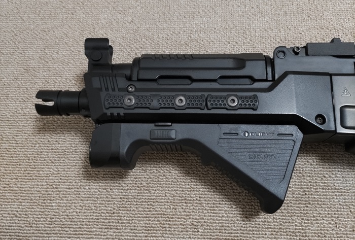 フラッシュライト内臓フォアグリップ！？OLIGHT Sigurdレビュー