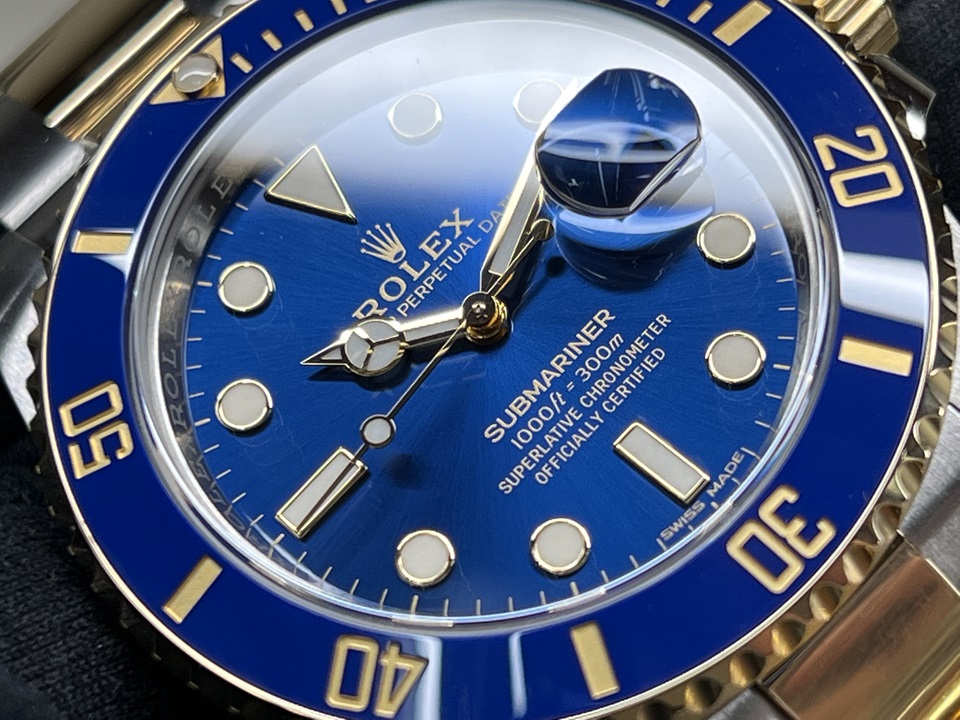 サンレイダイヤル×ゴールドレター『Ref.116613LB』 - ロレックス専門店